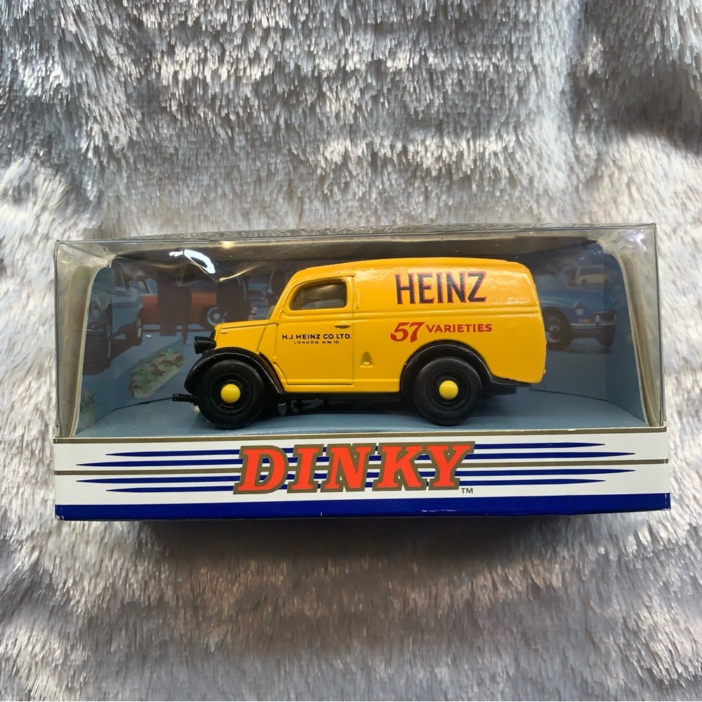 Matchbox DY-4 – 1950 Ford E83W 10 CWT Van | The Dinky Collection (HEINZ 57)